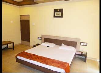 Hotel Gurudev Palace, Banda 1